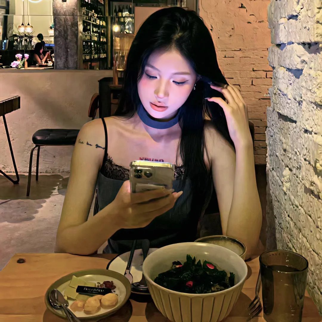 站起来的女孩